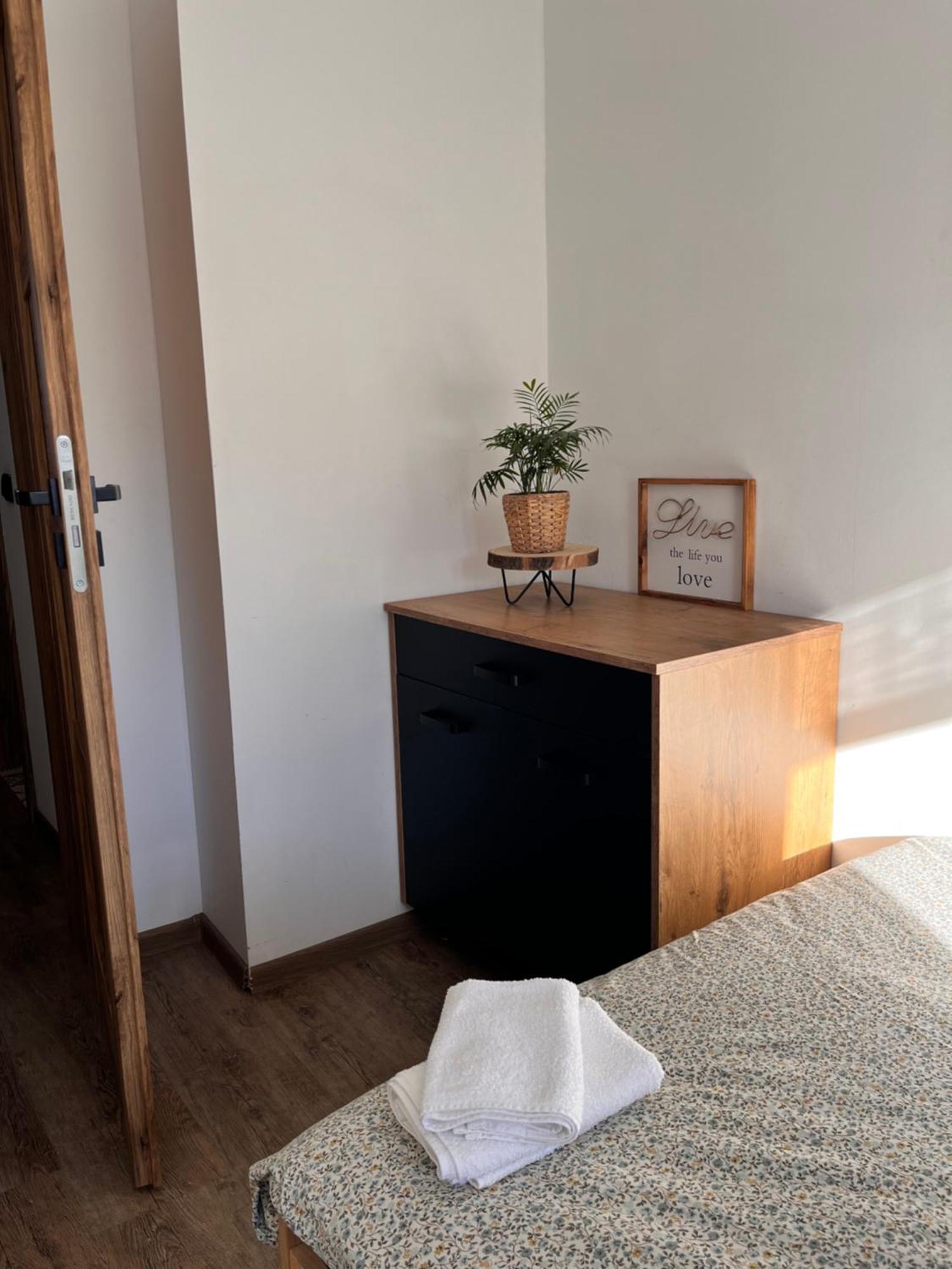 Apartament Numer 1, Dwie Sypialnie Dwa Lozka Orzysz Exteriör bild